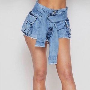 Jean short with a twist!